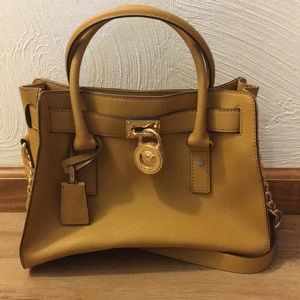 BRAND NEW Michael Kors Hamilton handbag